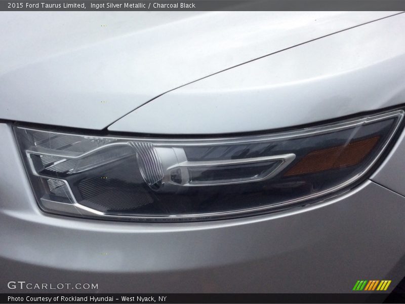 Ingot Silver Metallic / Charcoal Black 2015 Ford Taurus Limited