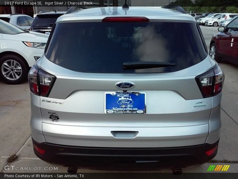 Ingot Silver / Charcoal Black 2017 Ford Escape SE