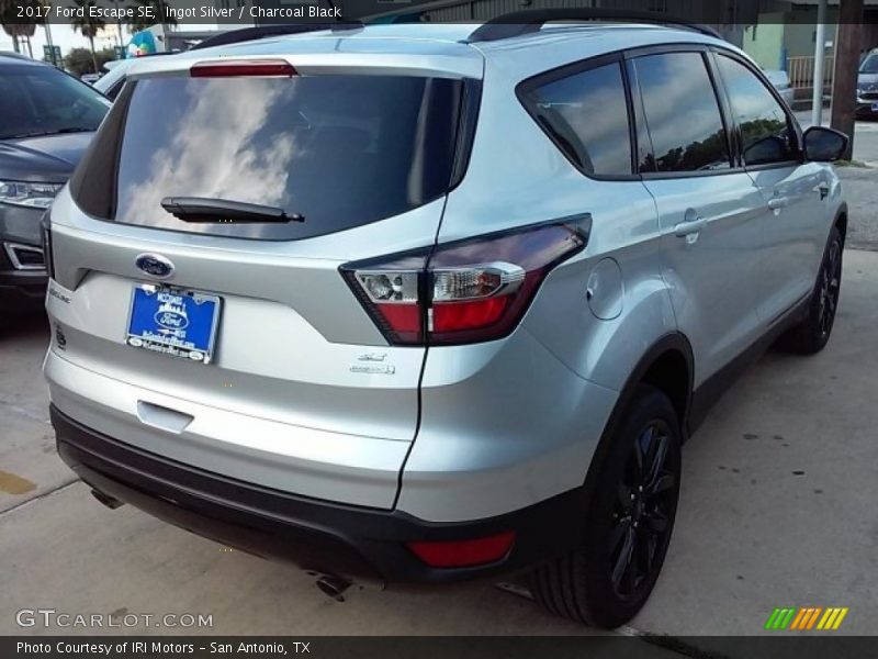 Ingot Silver / Charcoal Black 2017 Ford Escape SE