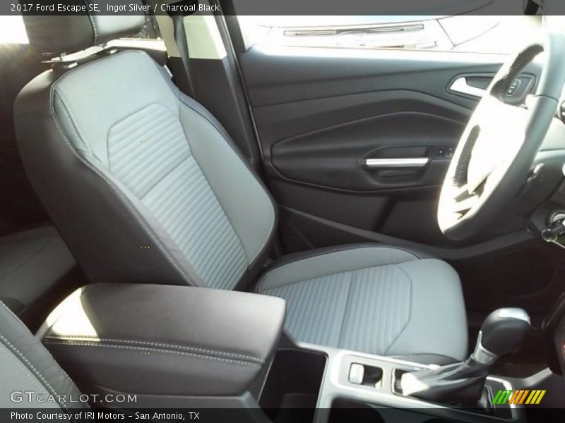 Ingot Silver / Charcoal Black 2017 Ford Escape SE
