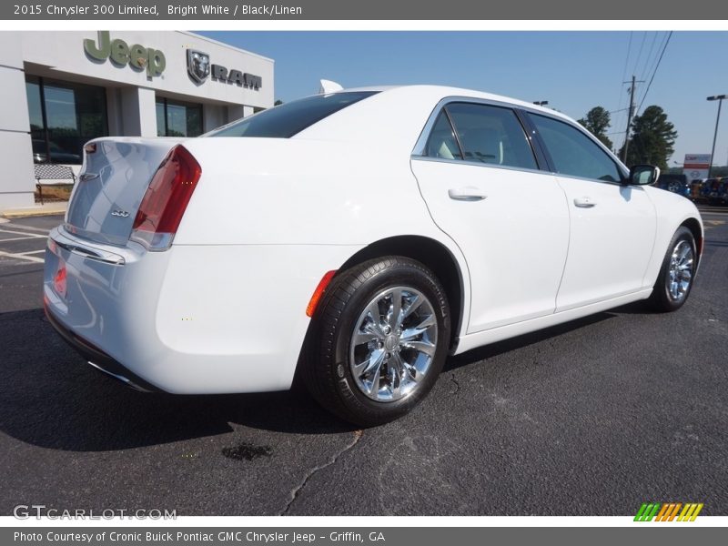 Bright White / Black/Linen 2015 Chrysler 300 Limited