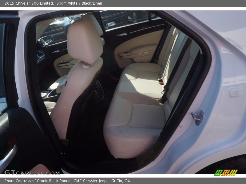 Bright White / Black/Linen 2015 Chrysler 300 Limited
