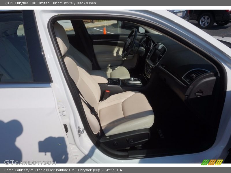 Bright White / Black/Linen 2015 Chrysler 300 Limited