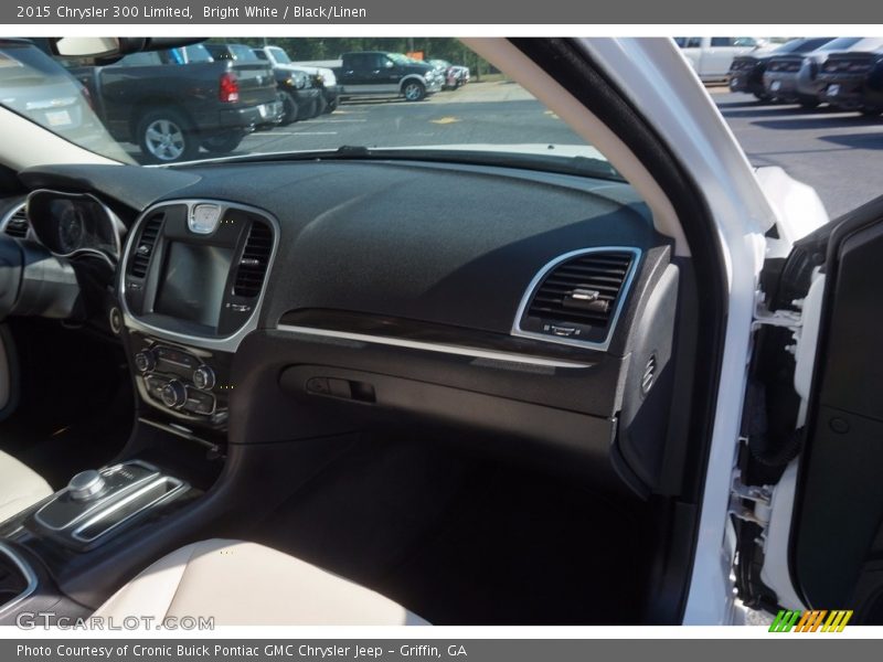 Bright White / Black/Linen 2015 Chrysler 300 Limited