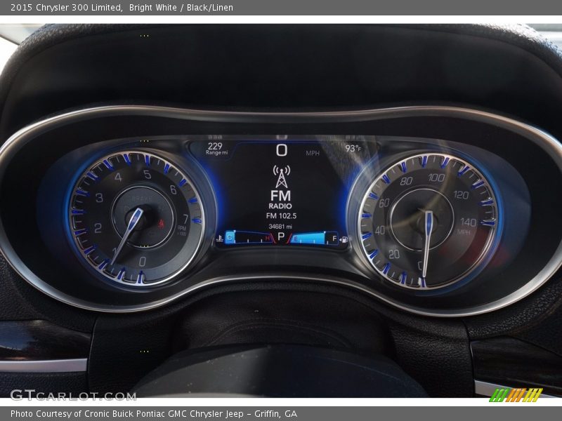Bright White / Black/Linen 2015 Chrysler 300 Limited