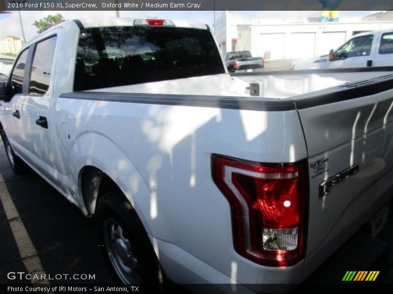 Oxford White / Medium Earth Gray 2016 Ford F150 XL SuperCrew