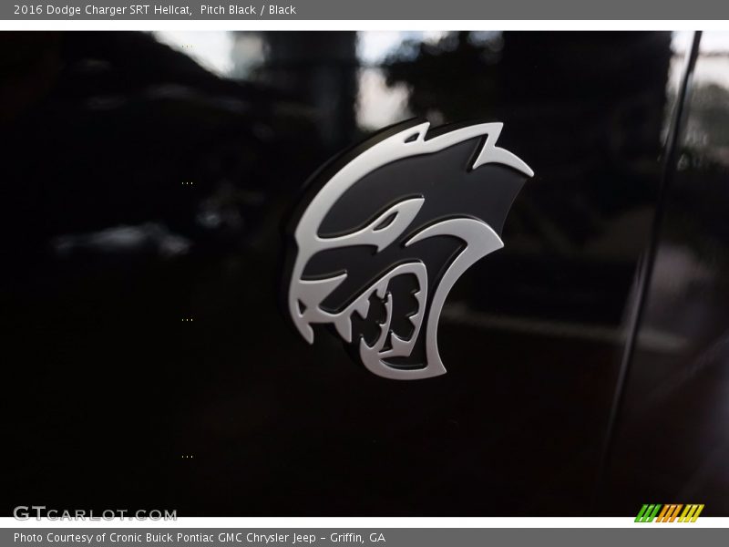 Pitch Black / Black 2016 Dodge Charger SRT Hellcat