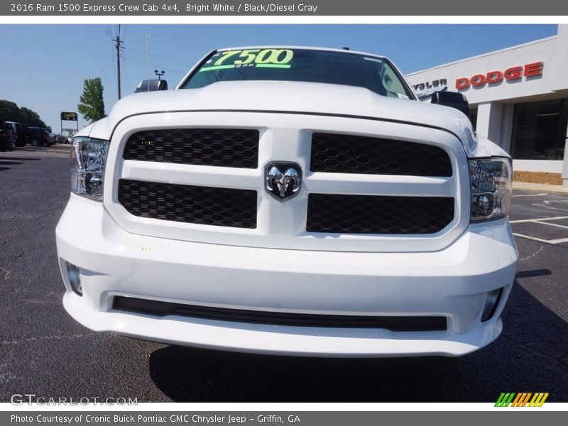 Bright White / Black/Diesel Gray 2016 Ram 1500 Express Crew Cab 4x4