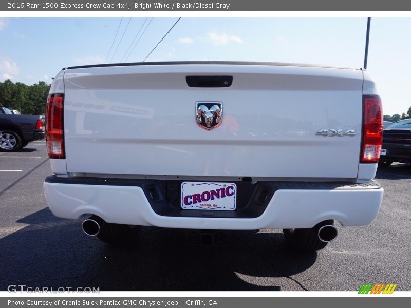 Bright White / Black/Diesel Gray 2016 Ram 1500 Express Crew Cab 4x4