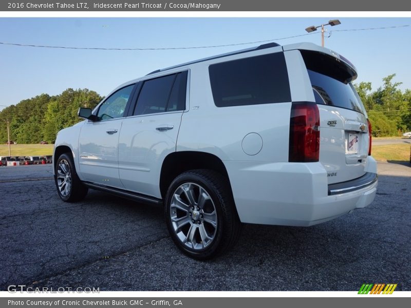 Iridescent Pearl Tricoat / Cocoa/Mahogany 2016 Chevrolet Tahoe LTZ