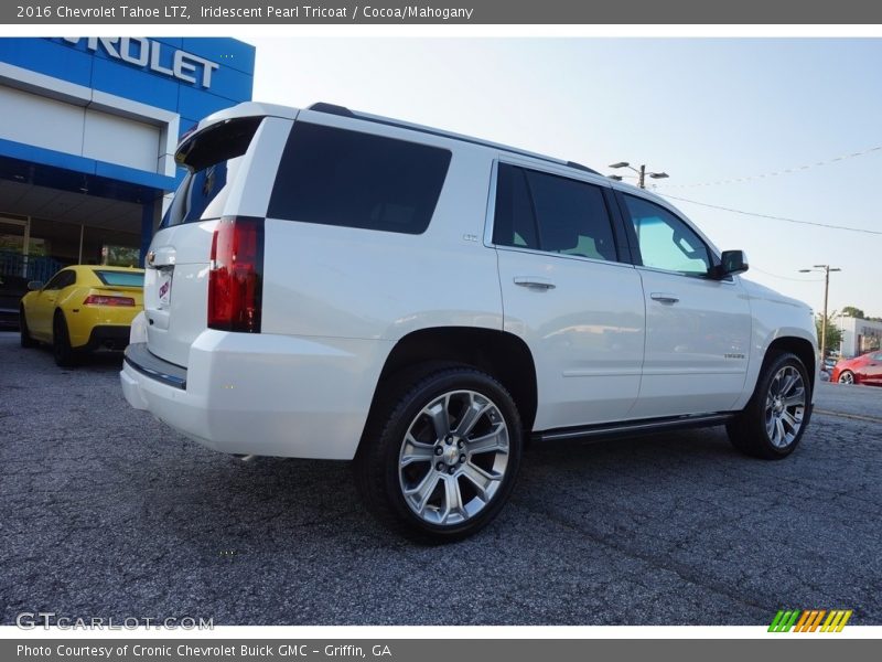 Iridescent Pearl Tricoat / Cocoa/Mahogany 2016 Chevrolet Tahoe LTZ