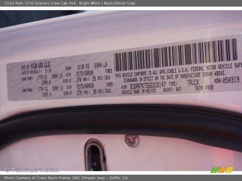 Bright White / Black/Diesel Gray 2016 Ram 1500 Express Crew Cab 4x4