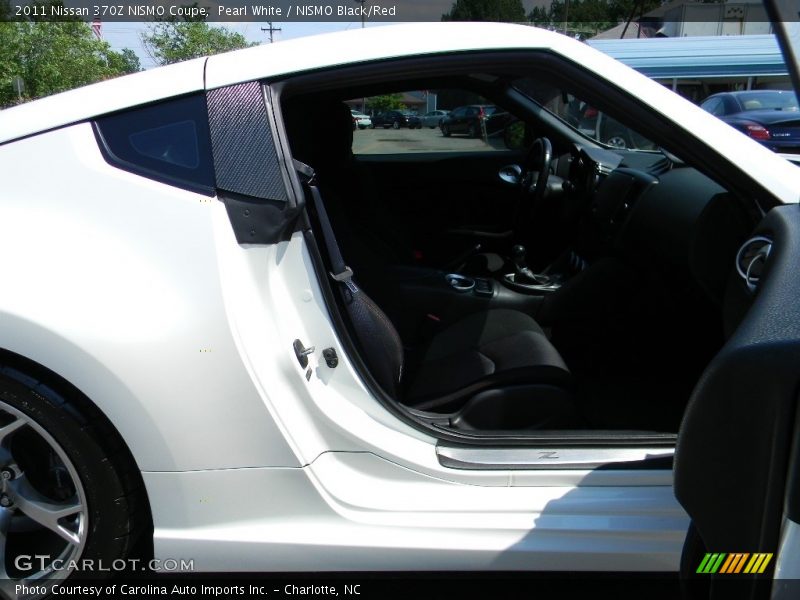 Pearl White / NISMO Black/Red 2011 Nissan 370Z NISMO Coupe