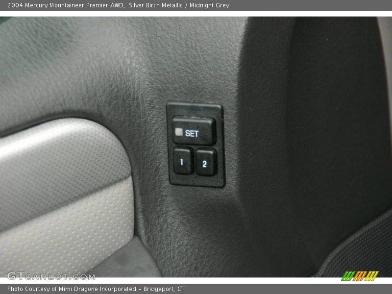 Silver Birch Metallic / Midnight Grey 2004 Mercury Mountaineer Premier AWD