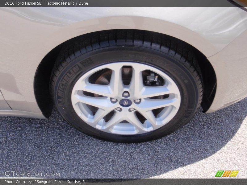 Tectonic Metallic / Dune 2016 Ford Fusion SE
