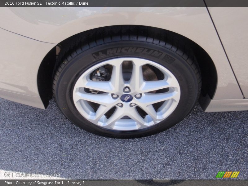 Tectonic Metallic / Dune 2016 Ford Fusion SE