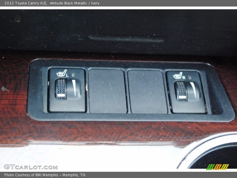 Attitude Black Metallic / Ivory 2013 Toyota Camry XLE