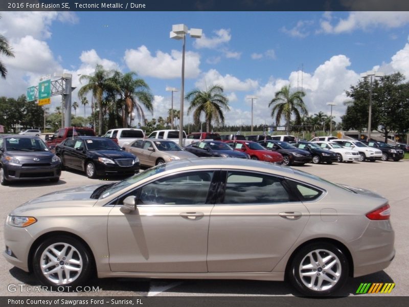 Tectonic Metallic / Dune 2016 Ford Fusion SE
