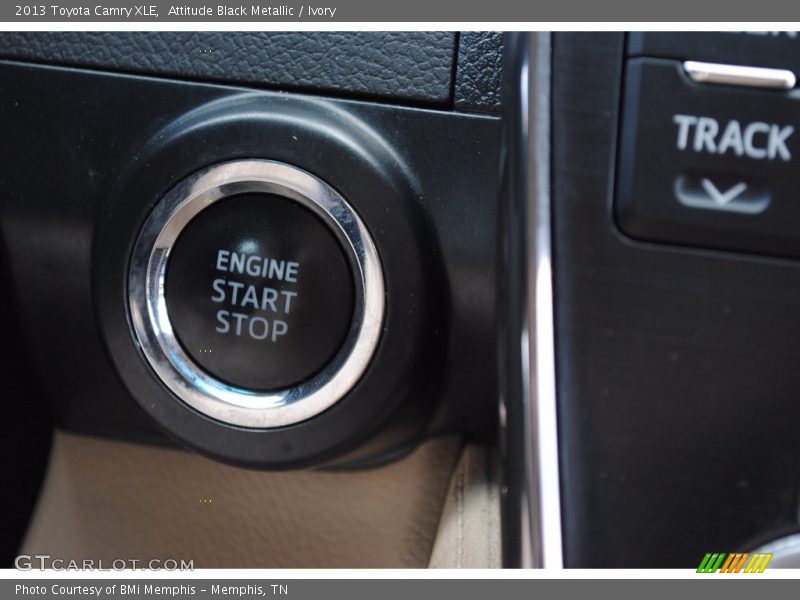 Attitude Black Metallic / Ivory 2013 Toyota Camry XLE