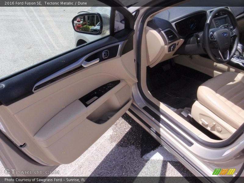 Tectonic Metallic / Dune 2016 Ford Fusion SE