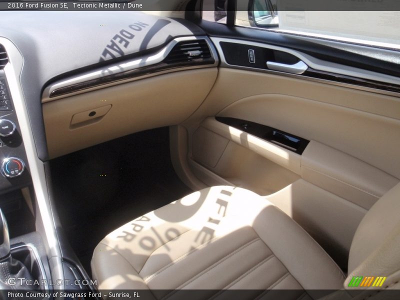 Tectonic Metallic / Dune 2016 Ford Fusion SE