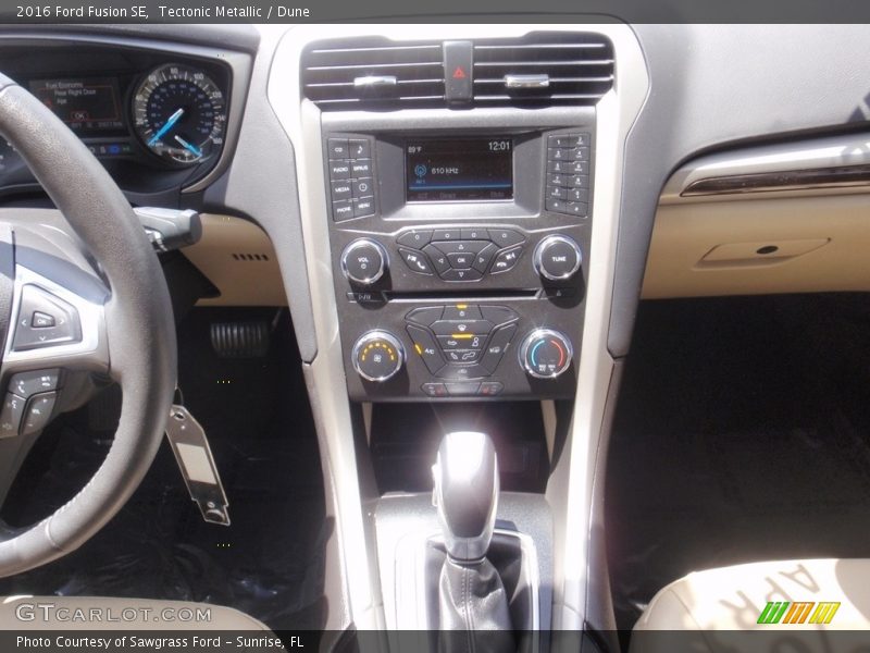 Tectonic Metallic / Dune 2016 Ford Fusion SE
