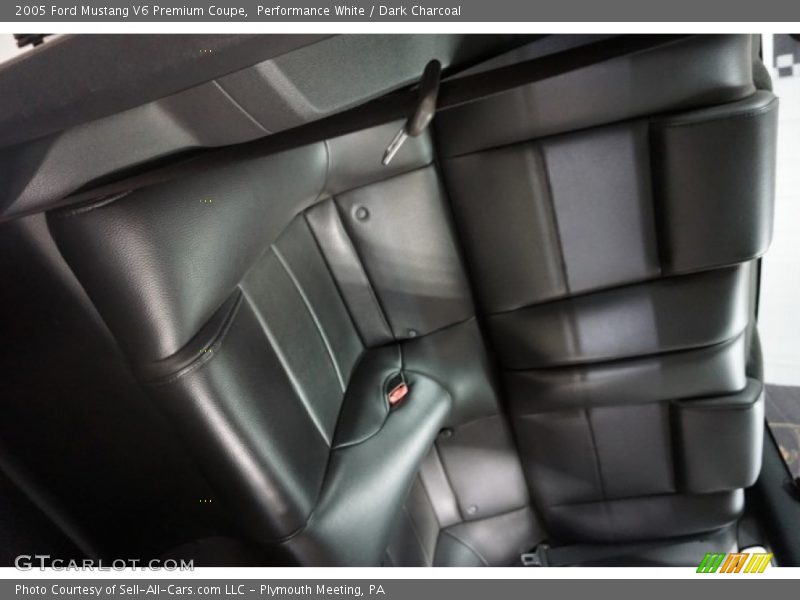 Performance White / Dark Charcoal 2005 Ford Mustang V6 Premium Coupe