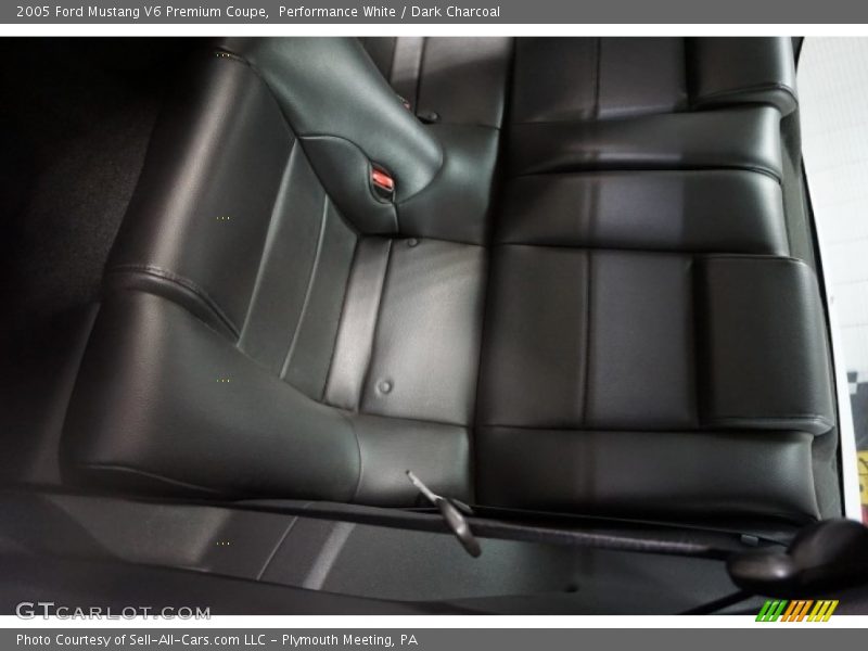 Performance White / Dark Charcoal 2005 Ford Mustang V6 Premium Coupe