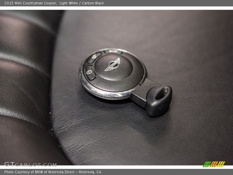 Light White / Carbon Black 2015 Mini Countryman Cooper