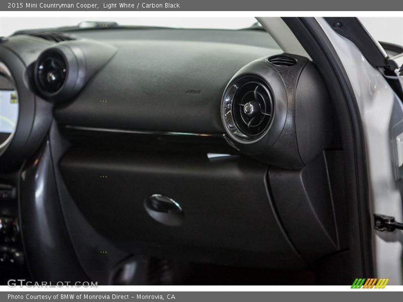 Light White / Carbon Black 2015 Mini Countryman Cooper
