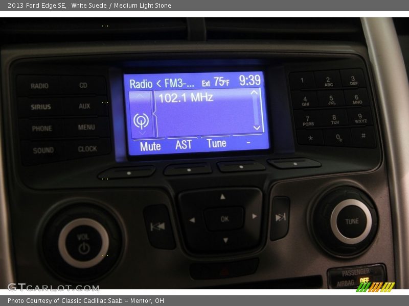 White Suede / Medium Light Stone 2013 Ford Edge SE