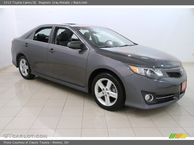 Magnetic Gray Metallic / Black/Ash 2013 Toyota Camry SE
