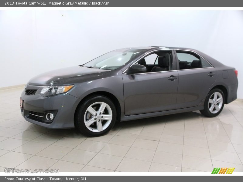 Magnetic Gray Metallic / Black/Ash 2013 Toyota Camry SE