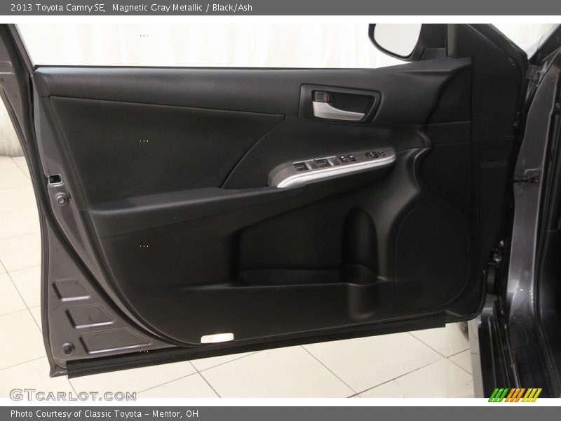 Magnetic Gray Metallic / Black/Ash 2013 Toyota Camry SE