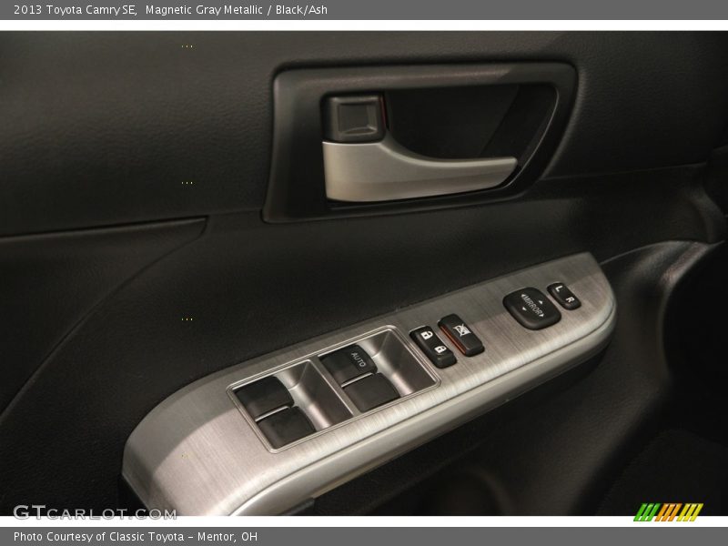 Magnetic Gray Metallic / Black/Ash 2013 Toyota Camry SE