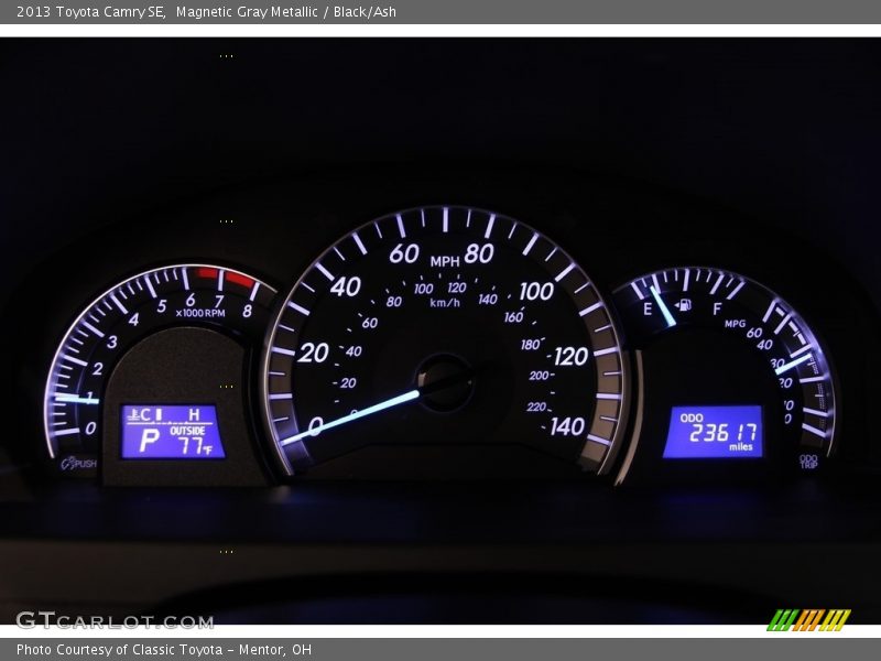 Magnetic Gray Metallic / Black/Ash 2013 Toyota Camry SE