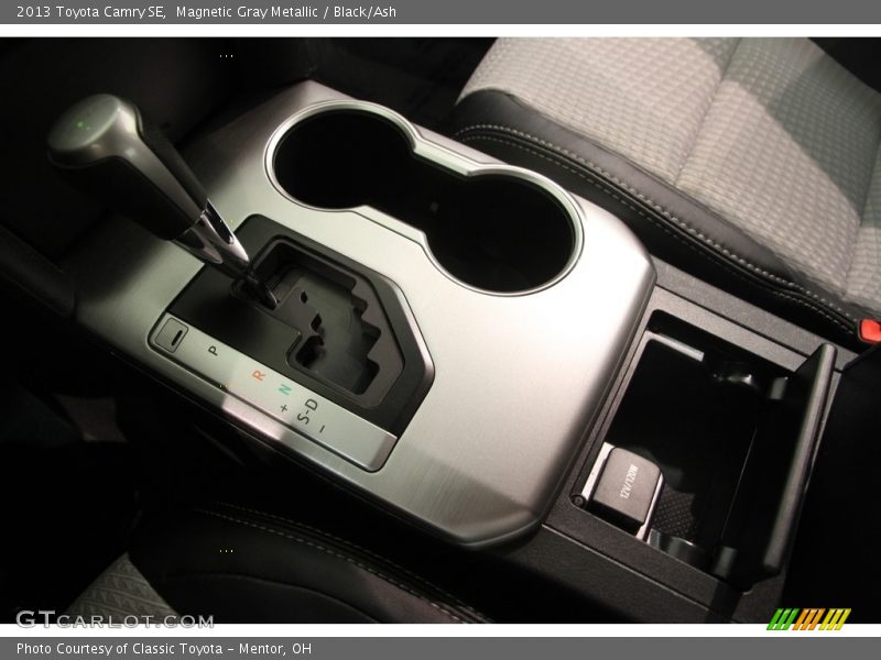Magnetic Gray Metallic / Black/Ash 2013 Toyota Camry SE
