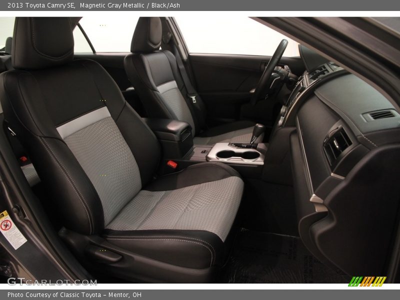 Magnetic Gray Metallic / Black/Ash 2013 Toyota Camry SE