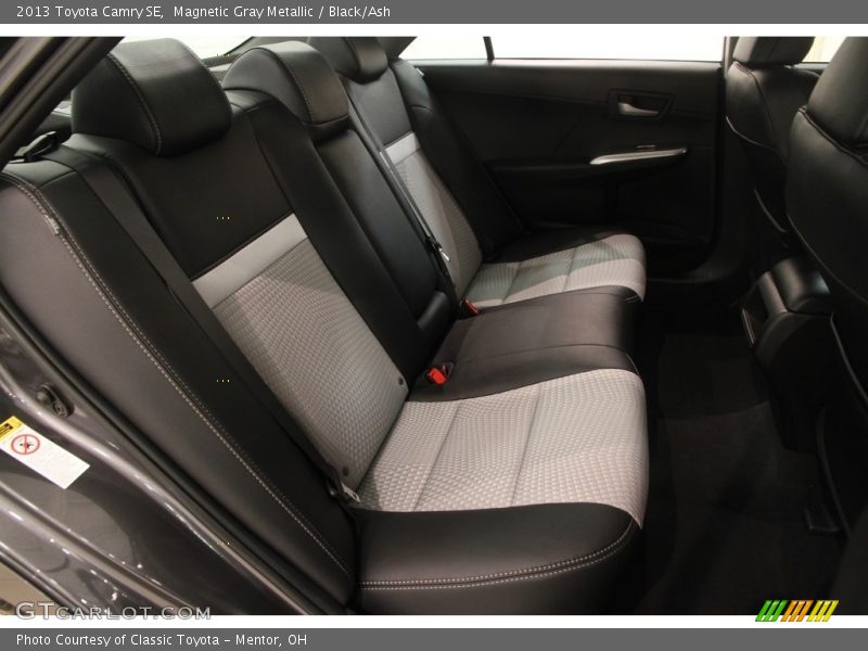 Magnetic Gray Metallic / Black/Ash 2013 Toyota Camry SE