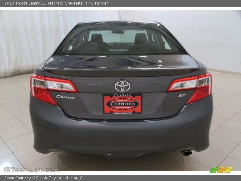 Magnetic Gray Metallic / Black/Ash 2013 Toyota Camry SE