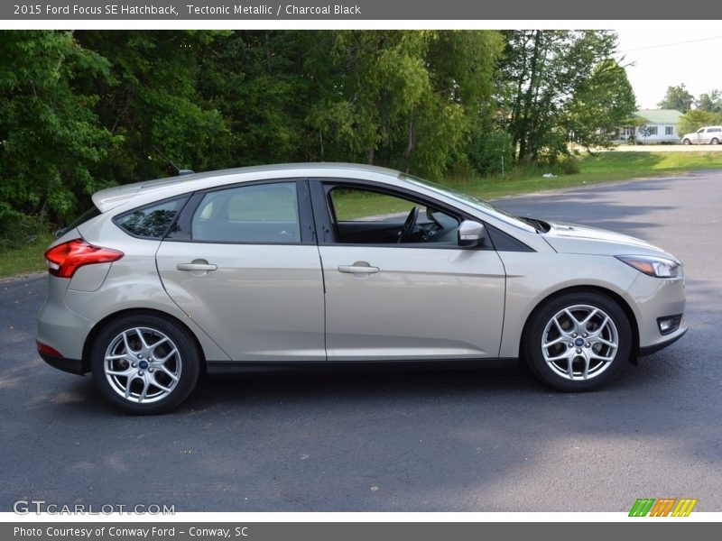 Tectonic Metallic / Charcoal Black 2015 Ford Focus SE Hatchback