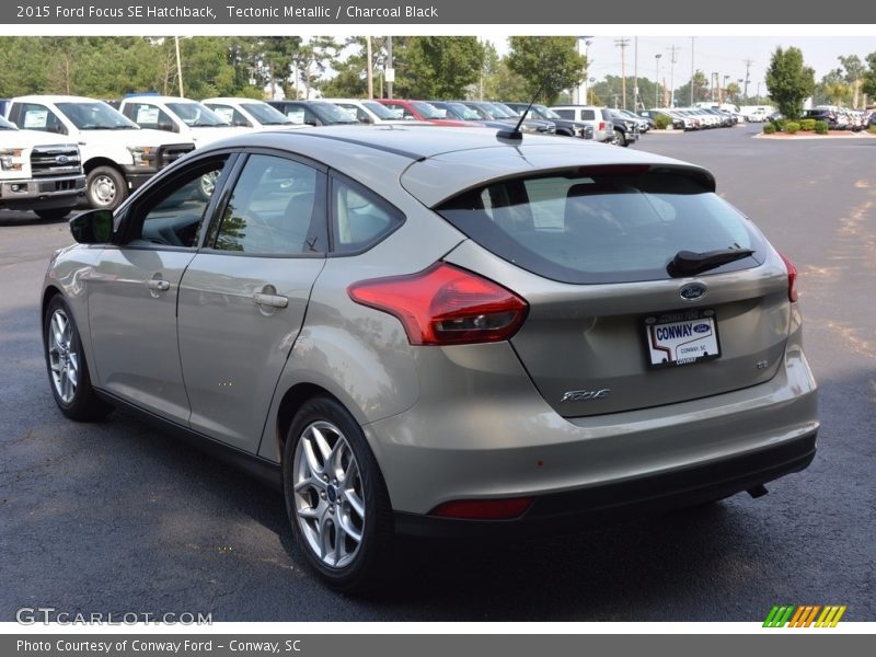 Tectonic Metallic / Charcoal Black 2015 Ford Focus SE Hatchback