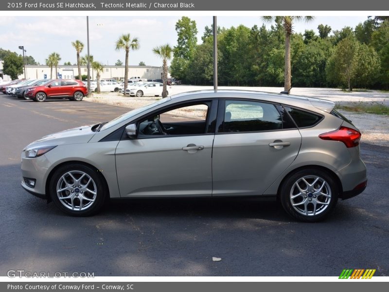 Tectonic Metallic / Charcoal Black 2015 Ford Focus SE Hatchback