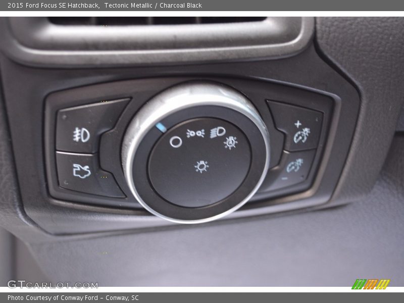 Tectonic Metallic / Charcoal Black 2015 Ford Focus SE Hatchback
