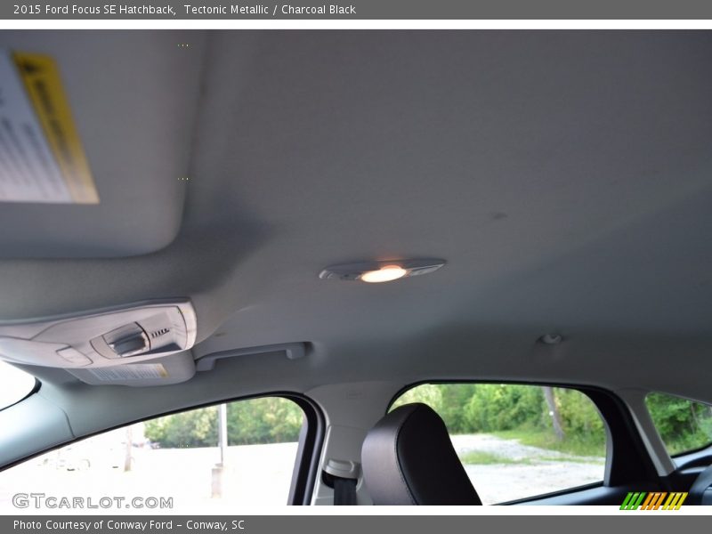 Tectonic Metallic / Charcoal Black 2015 Ford Focus SE Hatchback