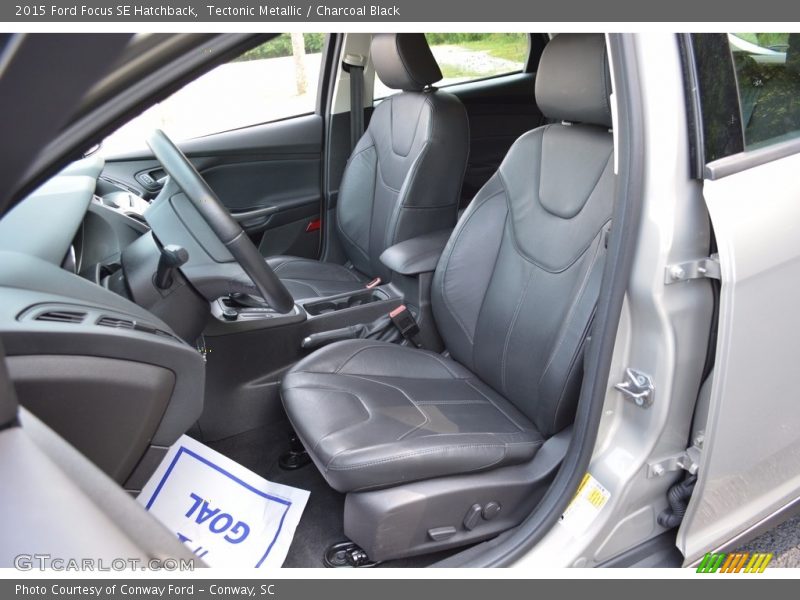 Tectonic Metallic / Charcoal Black 2015 Ford Focus SE Hatchback