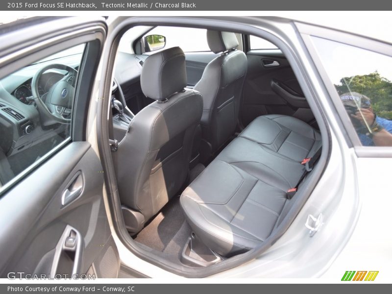 Tectonic Metallic / Charcoal Black 2015 Ford Focus SE Hatchback