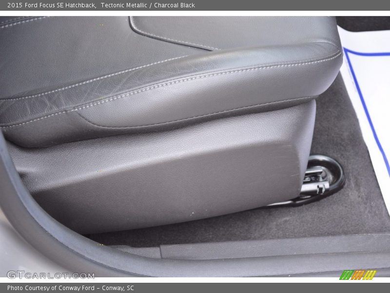 Tectonic Metallic / Charcoal Black 2015 Ford Focus SE Hatchback