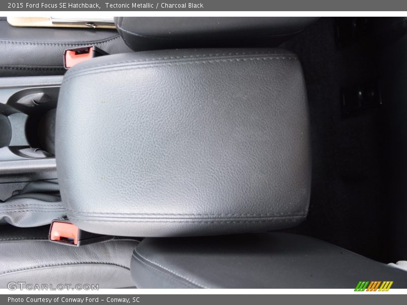 Tectonic Metallic / Charcoal Black 2015 Ford Focus SE Hatchback