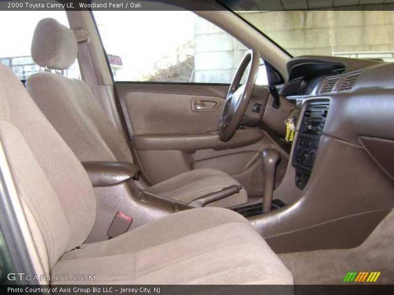 Woodland Pearl / Oak 2000 Toyota Camry LE